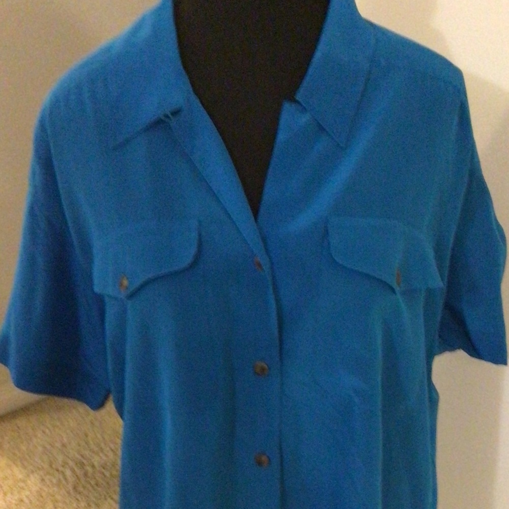 100% Liz Claiborne turquoise silk blouse. Size 10